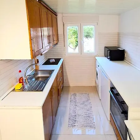 Feriehus Bela - Center Garden - 3